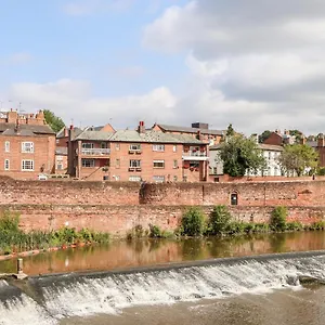 https://23-city-walls-chester.hotelsin-chester.com